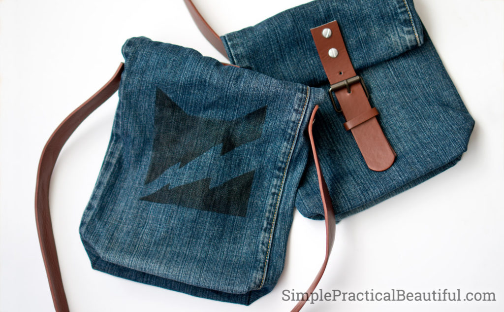 Add a design detail to your DIY jean purse like this warrior cats thunder clan logo